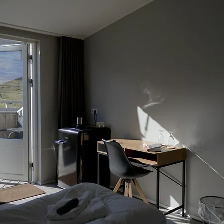 Urdartindur Guesthouse And Cottages Northurfjorthur Værelse billede